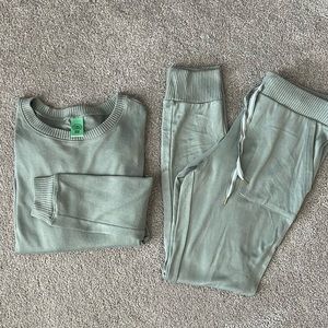 Honeydew 2-piece lounge set